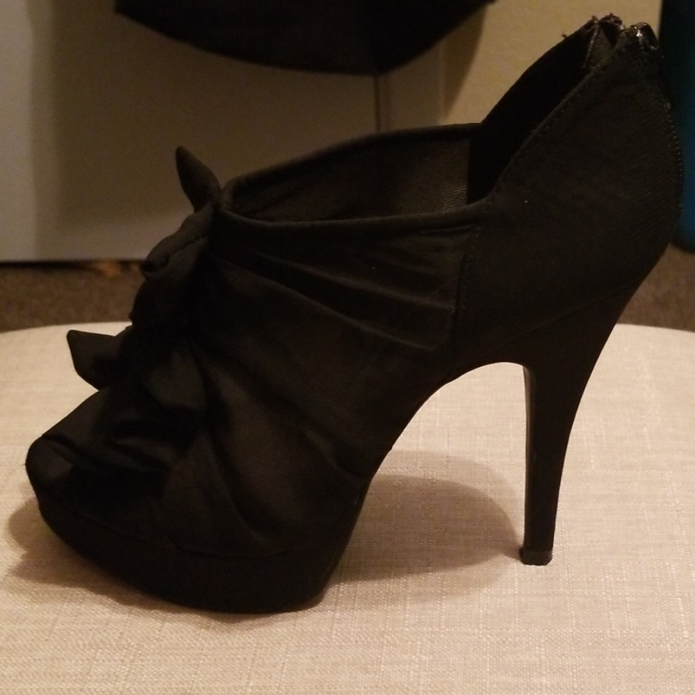 Nine West Black Heels